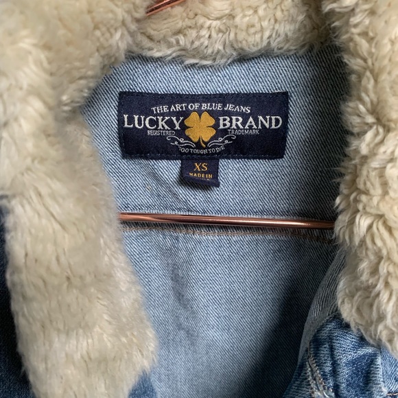 Lucky brand jean jacket, fur in collar - Picture 3 of 3
